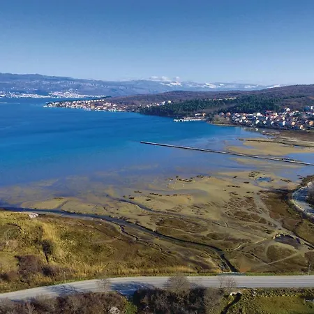 Stunning Apartment In Malinska With Wifi *