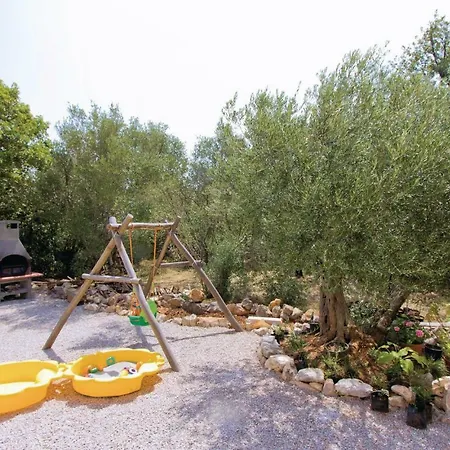 Apartment Stunning Apartment In Malinska With Wifi *