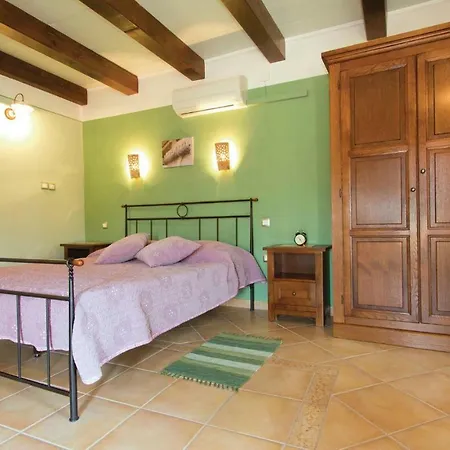 Stunning Apartment In Malinska With Wifi *